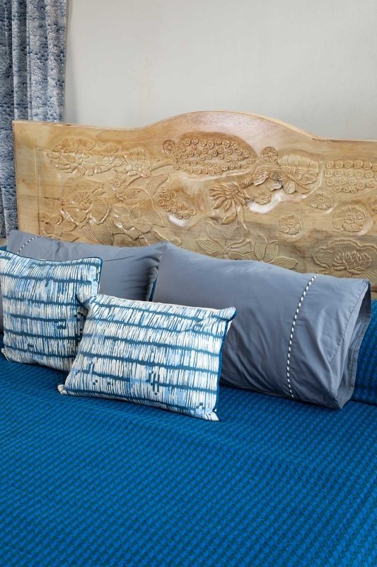 Wooden Hand Carved Flower Design Bed in Natural Color Beds & Bed Frames