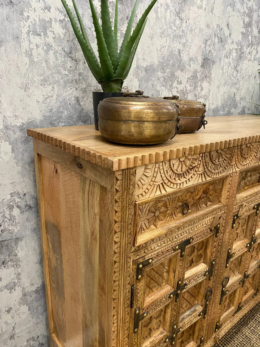 Sideboard
