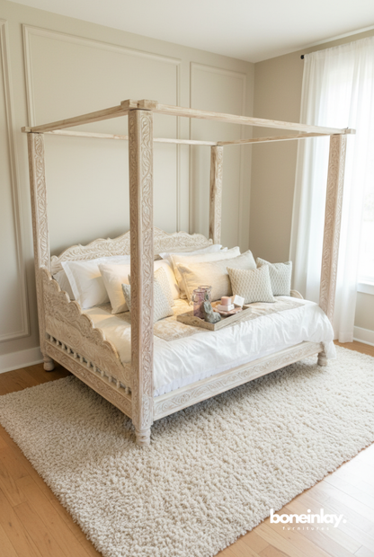 Solid wood canopy daybed 