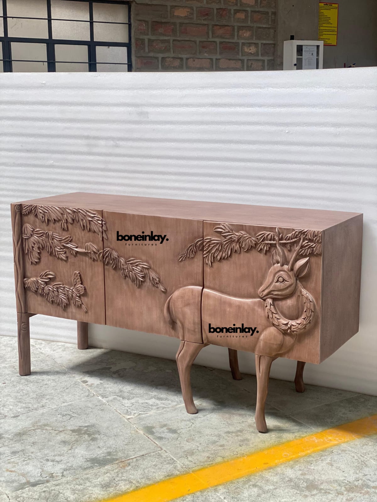 Hand-carved Land & Sky Buffet | Deer Buffet