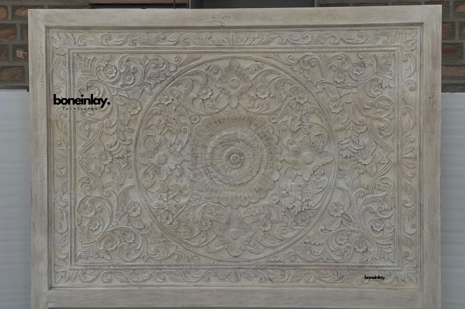 carved headboard detailing