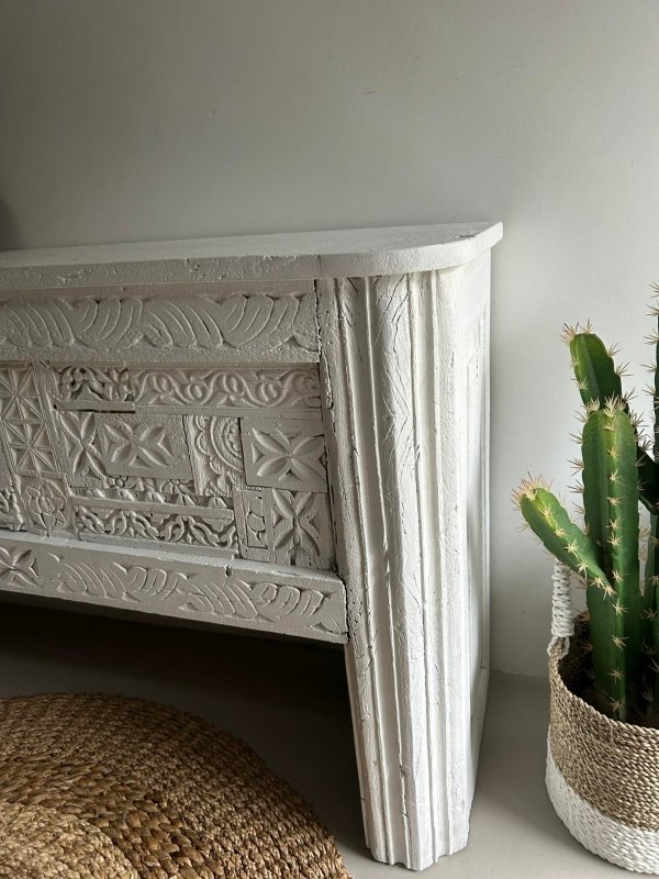 Elegant Wooden Carved Side Table Console Table - Bone Inlay Furnitures