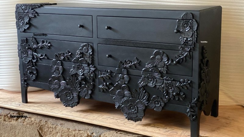 Black Enchantment Six -Drawers Dresser