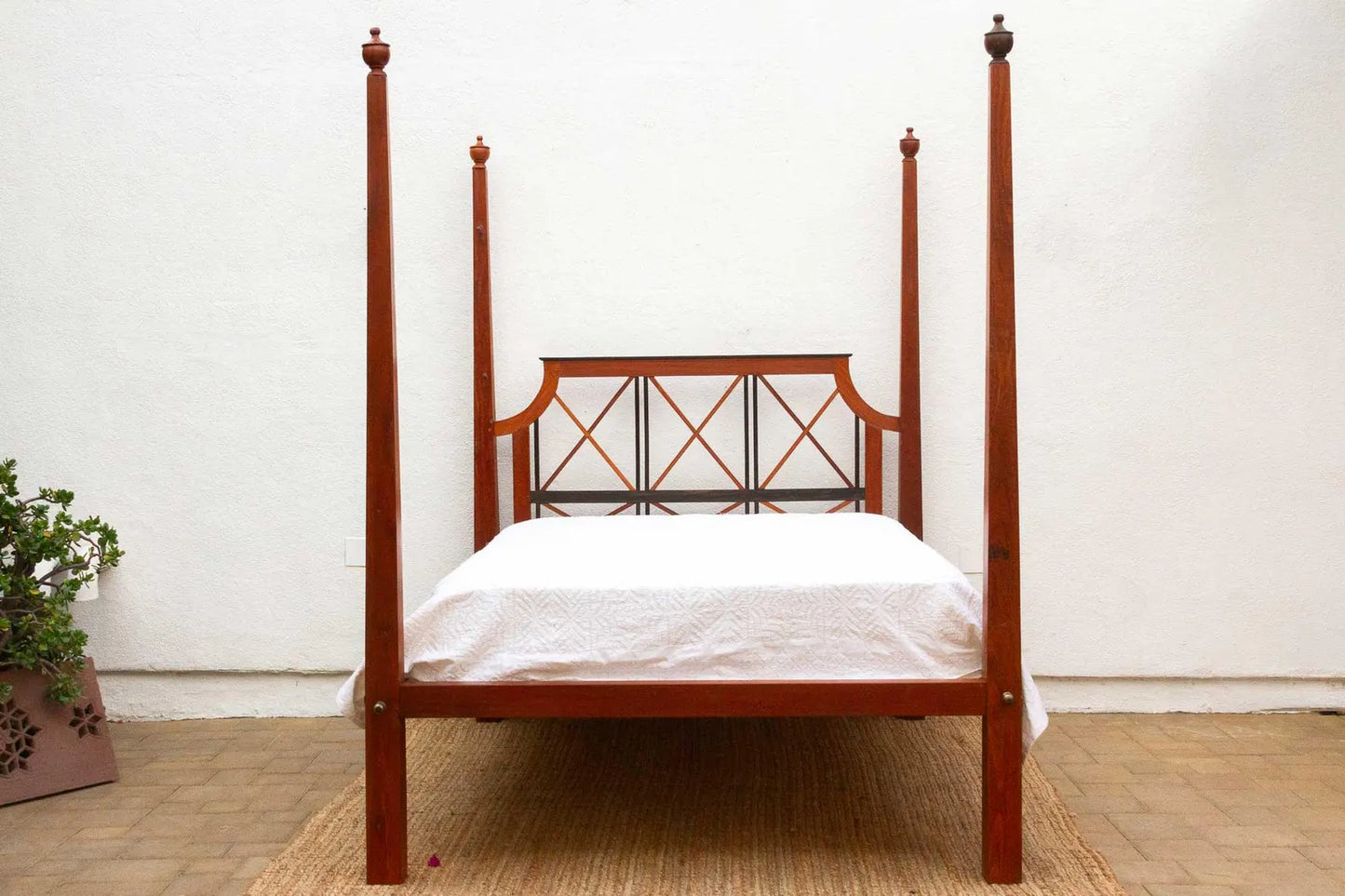 Cottage Style Solid wood Poster Bed 