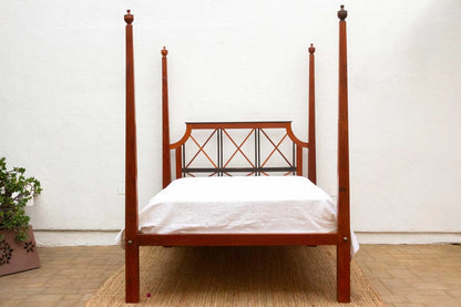 Cottage Style Solid wood Poster Bed 