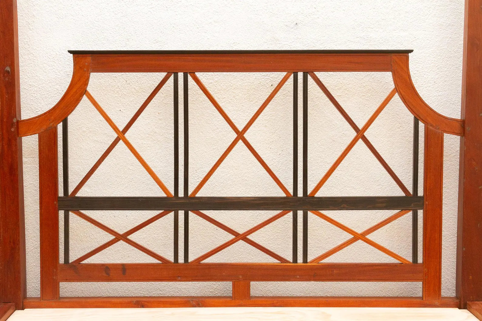 Exquisite Handmade Cottage Style Solid wood Poster Bed 