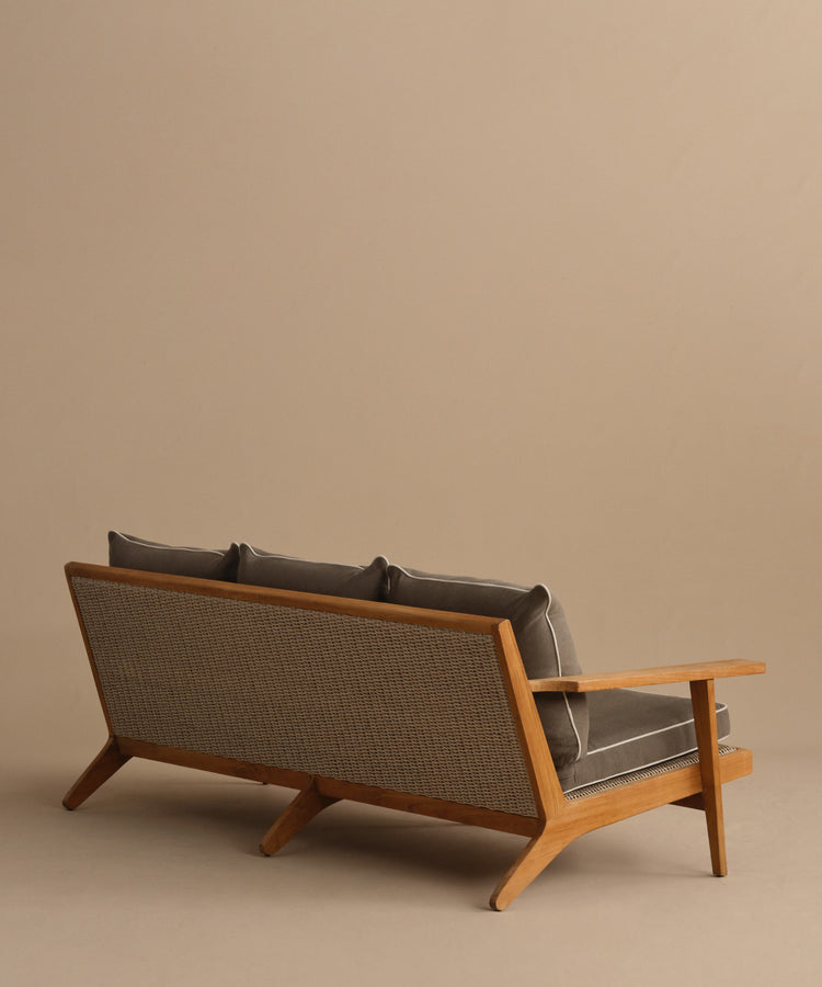 outdoor vista sofa