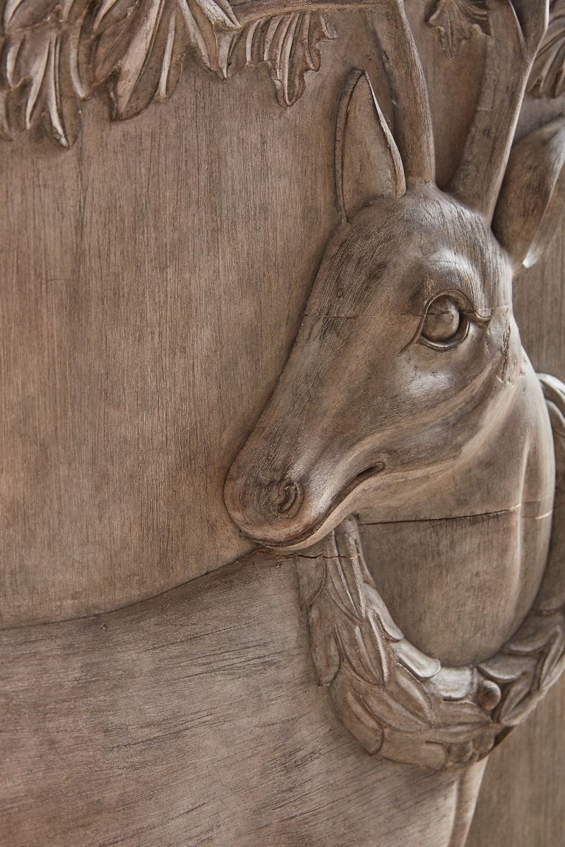 land & sky buffet detail Carving
